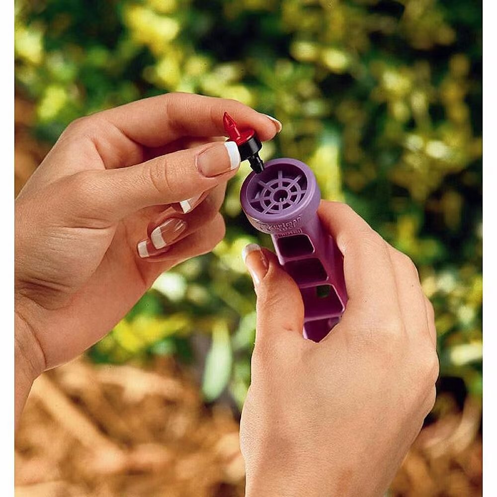 Sistema de riego con goteros Rain Bird autocompensados